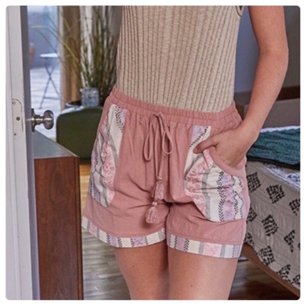 New Pink Cargo Shorts with Elastic Waistband and Ruffle Hem - Picture 3 of 4